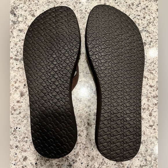 Reef NWOT Cushion Luna Sandals Size 8 (but fits like 7.5) - Picture 3 of 3